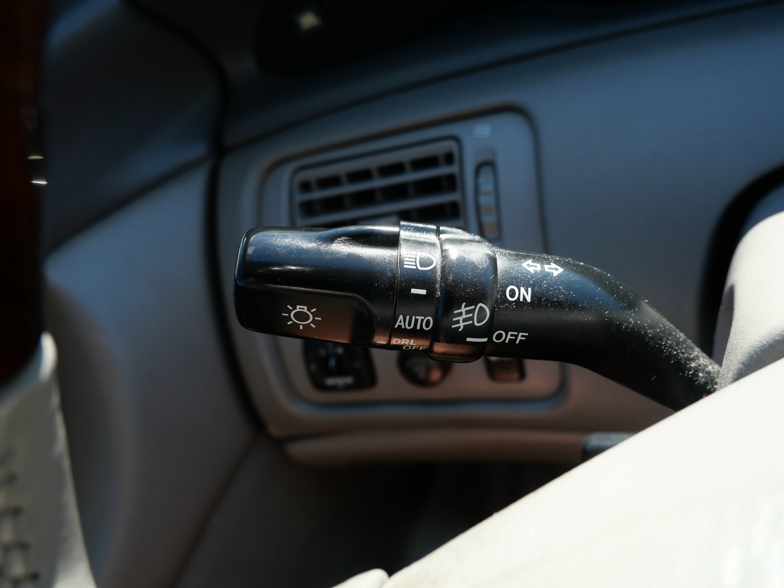 Used 2003 Toyota Avalon XLS FWD image 28