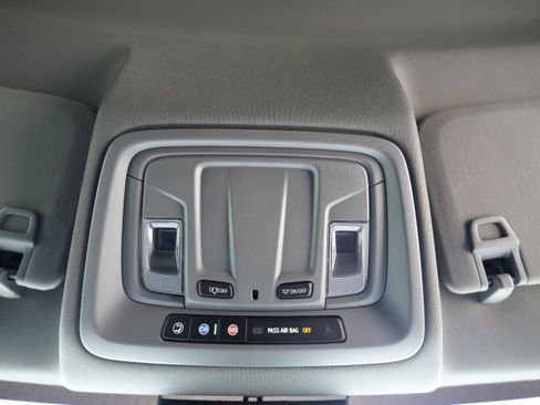 Used 2024 Chevrolet Silverado 1500 LT AWD/4WD image 23
