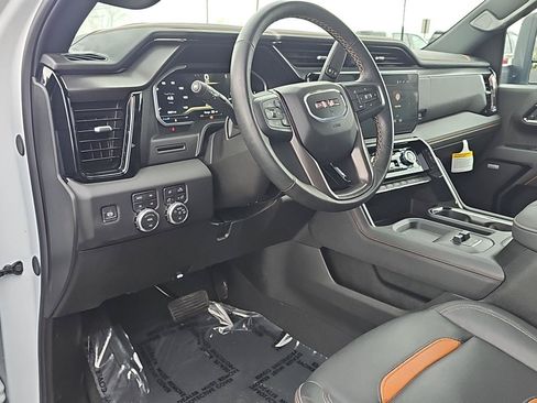 Used 2025 GMC Sierra 2500 AT4 AWD/4WD image 13