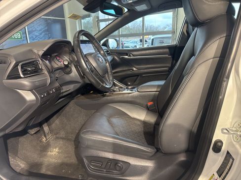 Used 2023 Toyota Camry XSE image 16