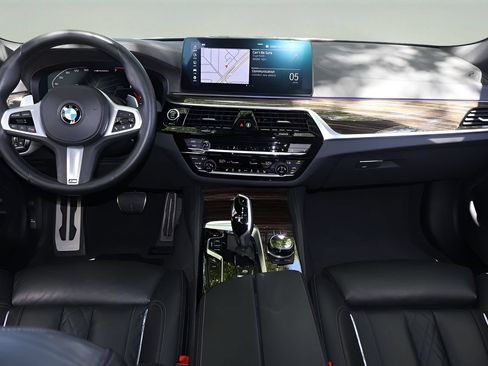 Used 2022 BMW M550i xDrive w/ Executive Package AWD/4WD image 14