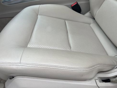 Used 2015 Mercedes-Benz E 350 4MATIC Sedan image 32