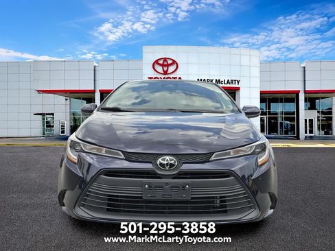 Used 2025 Toyota Corolla LE FWD image 8