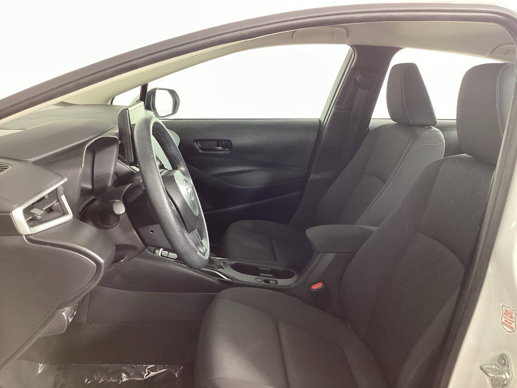 Used 2025 Toyota Corolla LE FWD image 10