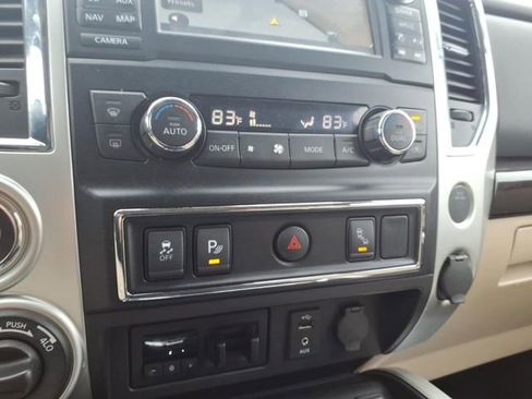 Used 2018 Nissan Titan SV w/ SV Convenience Package image 20