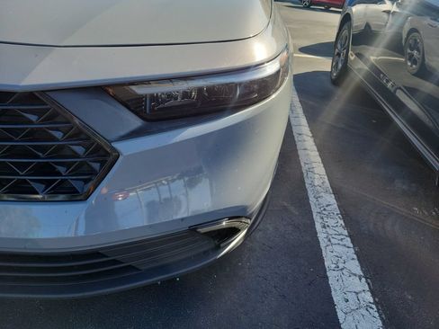Used 2025 Honda Accord SE image 6