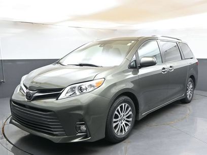 Used 2019 Toyota Sienna XLE w/ XLE Navigation Package