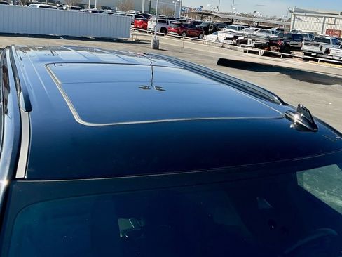 Used 2023 Chevrolet Tahoe Z71 w/ Luxury Package image 12