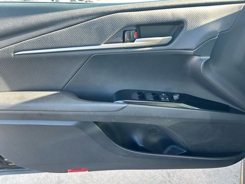 Used 2025 Toyota Camry SE image 10