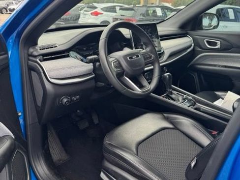 Used 2023 Jeep Compass Latitude AWD/4WD image 39