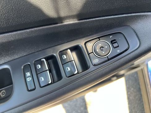 Used 2019 Hyundai Santa Fe SE AWD/4WD image 30
