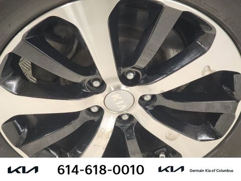 Used 2017 Kia Sorento EX image 12