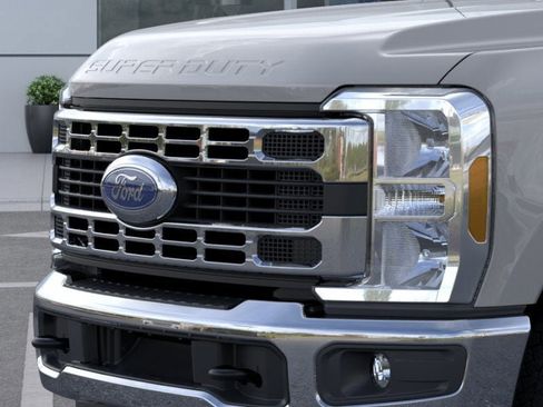 New 2026 Ford F250 XLT w/ FX4 Off-Road Package image 17
