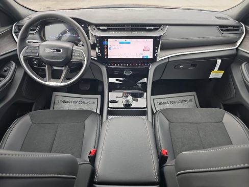 New 2026 Jeep Grand Cherokee L 4WD image 22