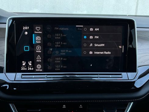 Used 2025 Volkswagen Atlas SE image 34