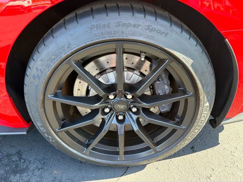 Used 2016 Ford Mustang Shelby GT350 w/ Technology Package RWD image 41
