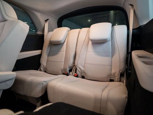 New 2026 Mercedes-Benz GLS 450 4MATIC image 36