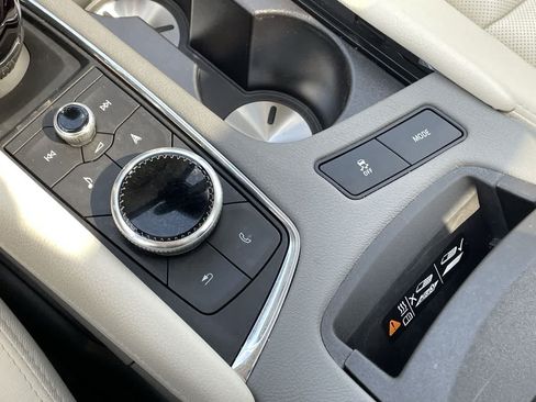 Certified 2024 Cadillac XT5 Premium Luxury w/ LPO, Floor Liner Package AWD/4WD image 32