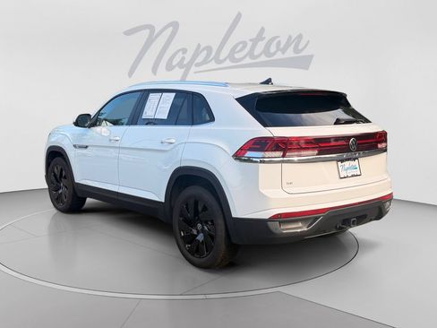 Used 2025 Volkswagen Atlas Cross Sport SE FWD image 3
