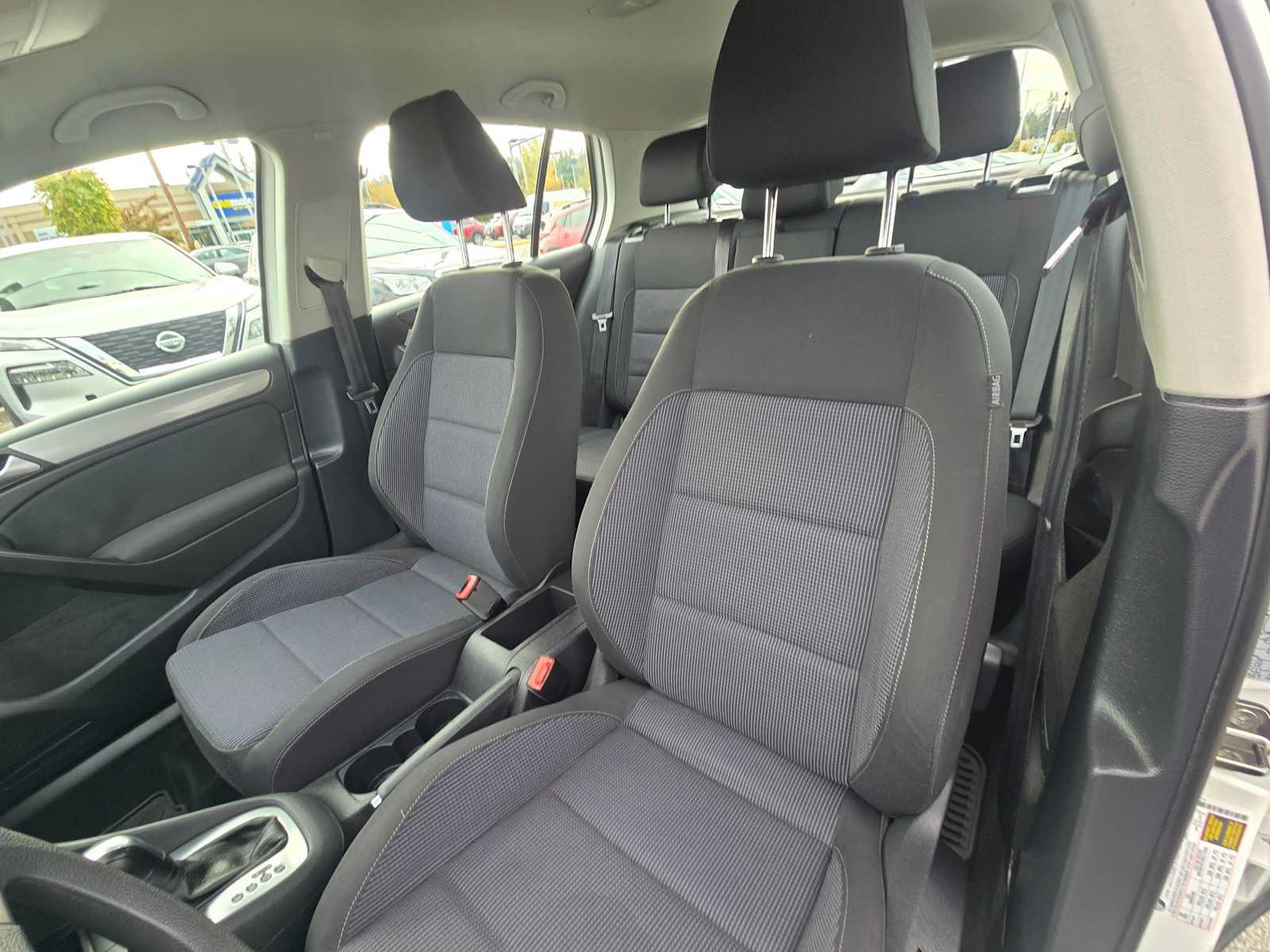 Used 2012 Volkswagen Golf 4-Door FWD image 22