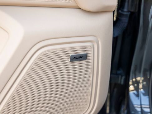 Certified 2023 Porsche Macan AWD/4WD image 28