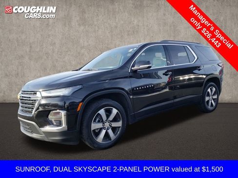 Used 2022 Chevrolet Traverse LT w/ LT Premium Package image 2