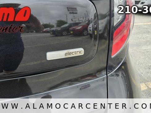 Used 2016 Kia Soul EV + image 12