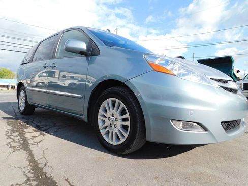 Used 2008 Toyota Sienna XLE Limited FWD image 25