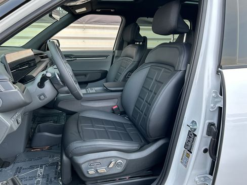 New 2026 Kia EV9 Land w/ Nightfall Edition Package image 10