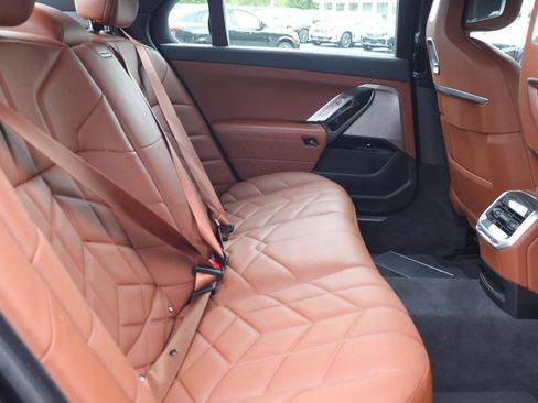 Used 2023 BMW 740i RWD image 18