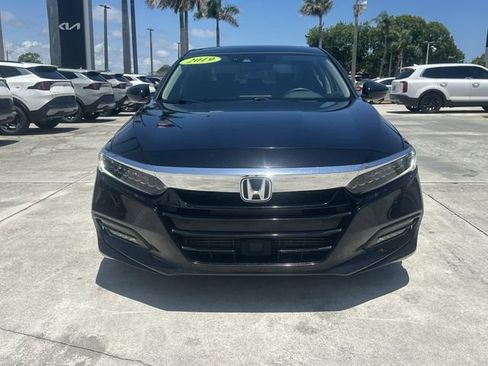 Used 2019 Honda Accord Touring image 3