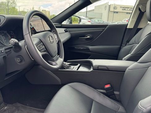 Used 2025 Lexus ES 350 w/ Premium Package image 8