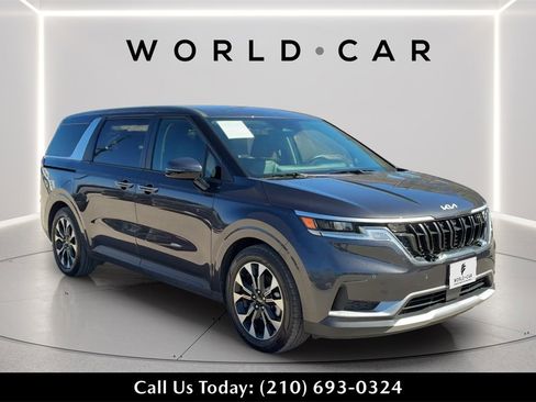 Used 2024 Kia Carnival EX image 1