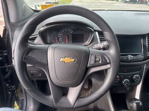 Used 2020 Chevrolet Trax LS image 10