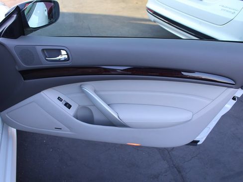 Used 2011 INFINITI G37 Journey w/ Premium Pkg RWD image 18