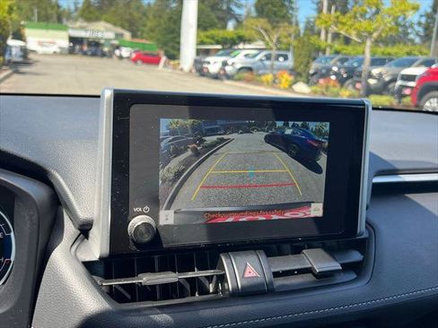Certified 2025 Toyota RAV4 XLE AWD/4WD image 24