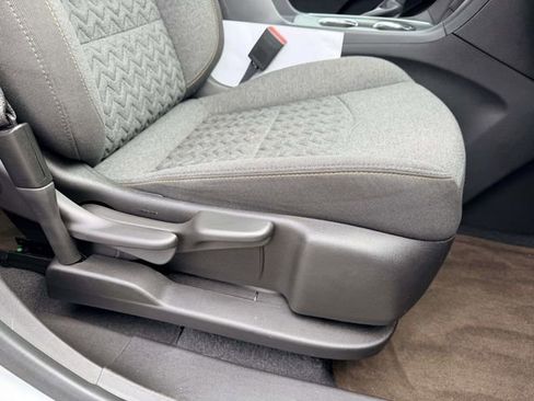 Used 2023 Chevrolet Equinox LT image 11