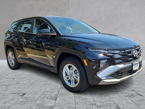 Used 2026 Hyundai Tucson SE AWD/4WD image 3