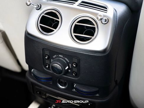 Used 2012 Rolls-Royce Ghost RWD image 21