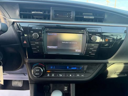 Used 2015 Toyota Corolla LE image 23