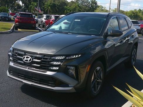 New 2025 Hyundai Tucson SEL image 2