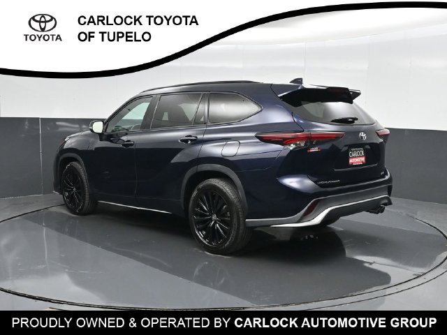 Used 2024 Toyota Highlander XSE FWD image 11