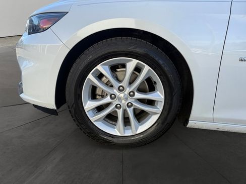 Used 2016 Chevrolet Malibu LT w/ Driver Confidence Package FWD image 9