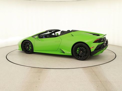Used 2022 Lamborghini Huracan EVO RWD image 3