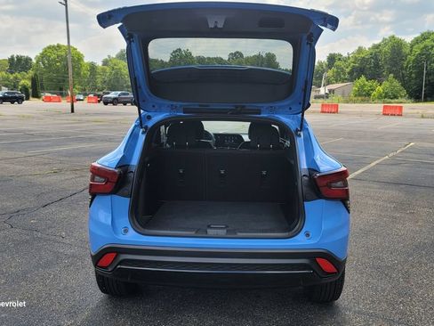 Used 2024 Chevrolet Trax RS w/ Driver Confidence Package FWD image 11