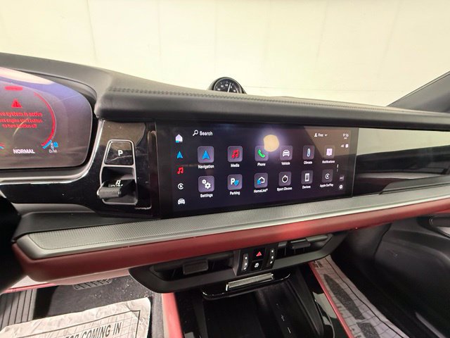 Used 2024 Porsche Cayenne Coupe AWD/4WD image 23