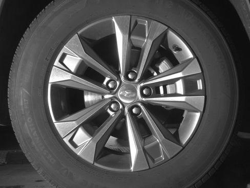 Used 2025 Chevrolet Equinox LT FWD image 13