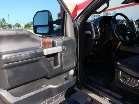 Used 2017 Ford F250 Platinum AWD/4WD image 12