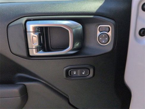 New 2025 Jeep Gladiator Sport image 15