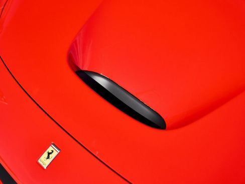 Used 2022 Ferrari F8 Tributo image 9